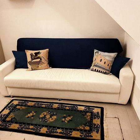 Andrea Venice Flat Mezzanine Floor Room photo